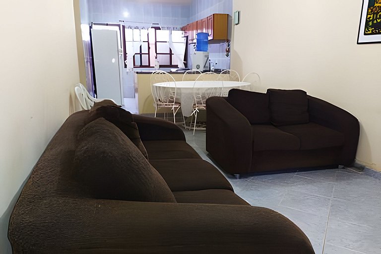 Casa Peró Cajueiro, Rua tranquila